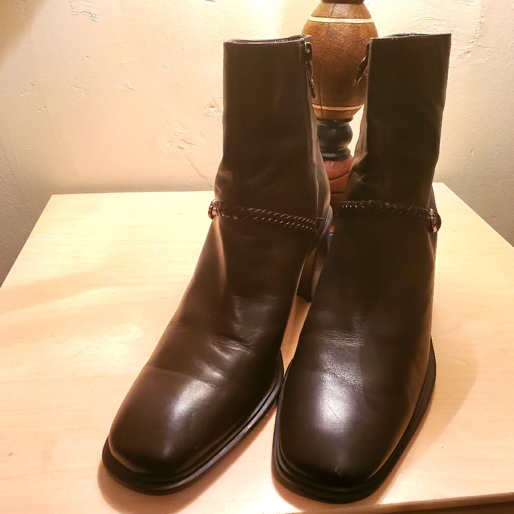 Unisa genuine leather brown boots size 9
